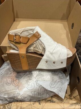 bussola White and Tan Leather Wedge Sandal